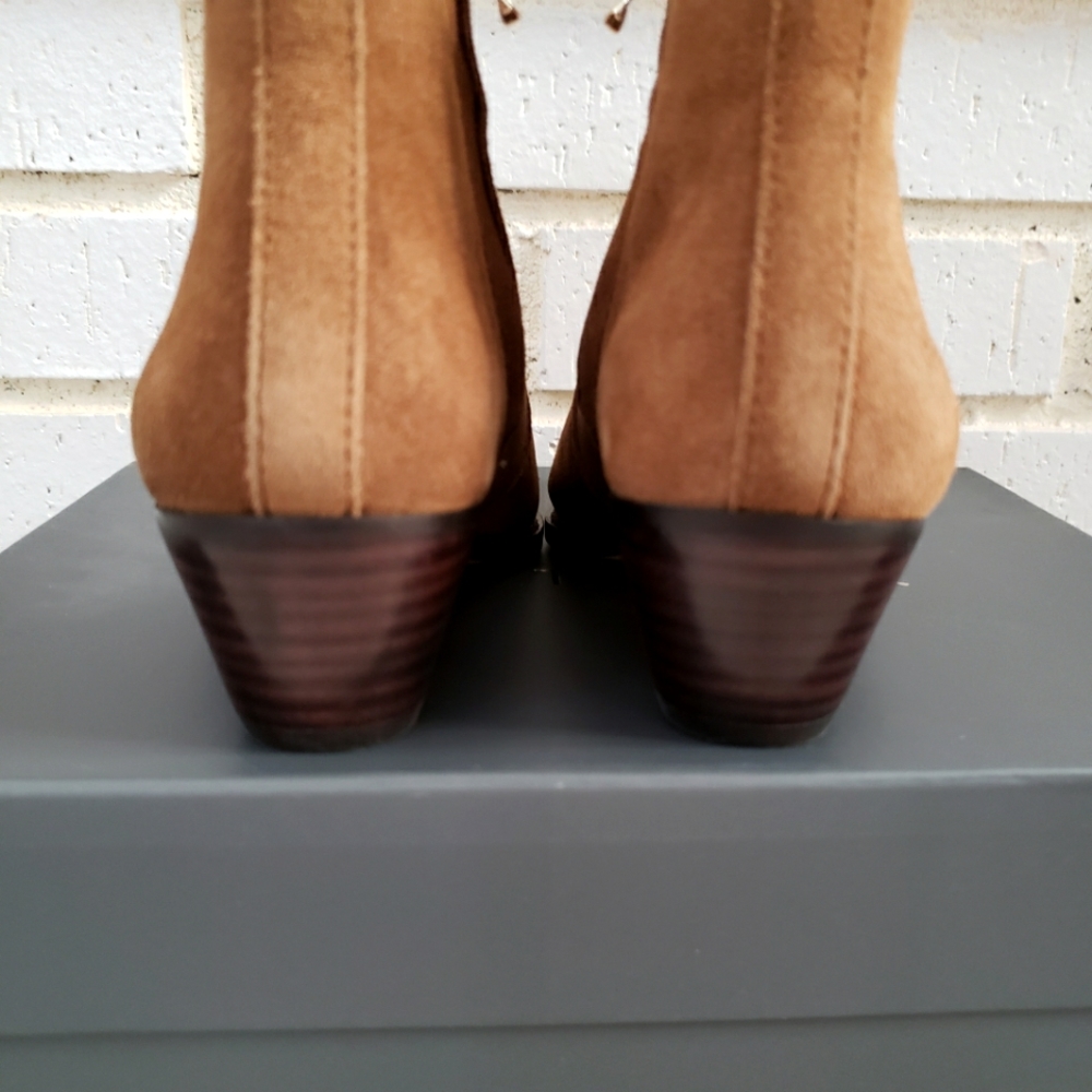 NEW Ann Taylor Ophera Suede Flat Booties SZ 5 - Picture 8 of 11